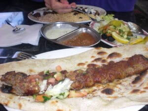 Plato en el Curry Mile de Manchester