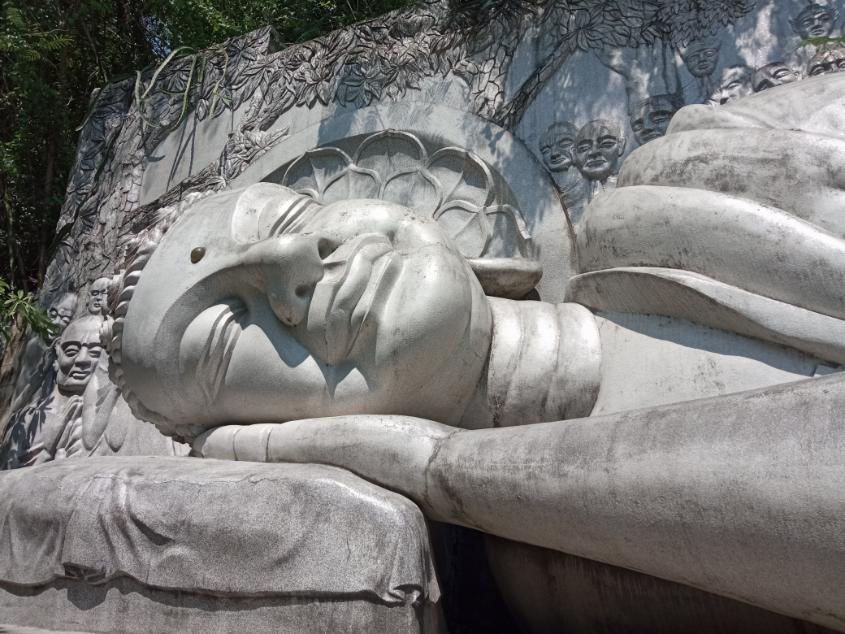 Nha Trang, la ciudad rusa de Vietnam 4 Buda tumbado en Nha Trang Vietnam